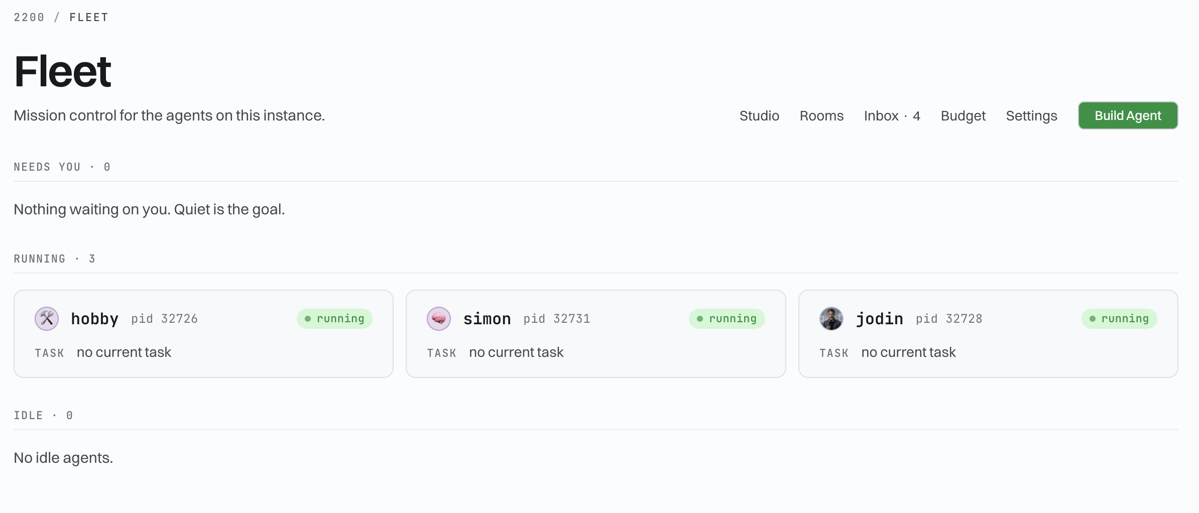 The 2200 Fleet — Simon, Hobby, and Jodin running in their own cards, each with status and "Quiet is the goal"